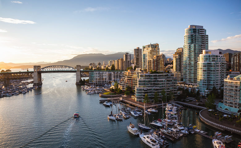 L’horizon de la Colombie-Britannique de Vancouver, de False Creek